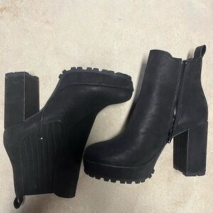 Block heel ankle boots.